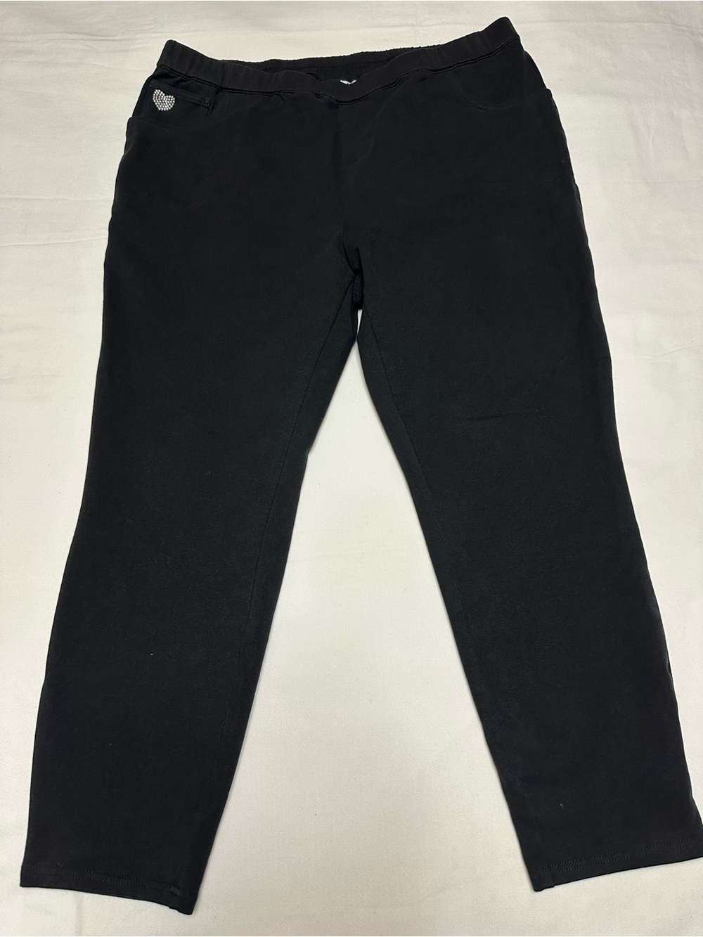 Quacker Factory Women’s Black Stretch Dream Jeannes  1X Short